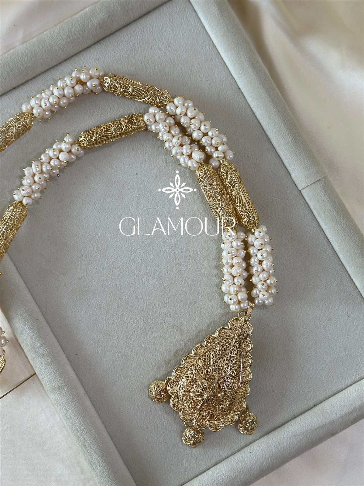 Parure Glamour en perles et filigrane doré
